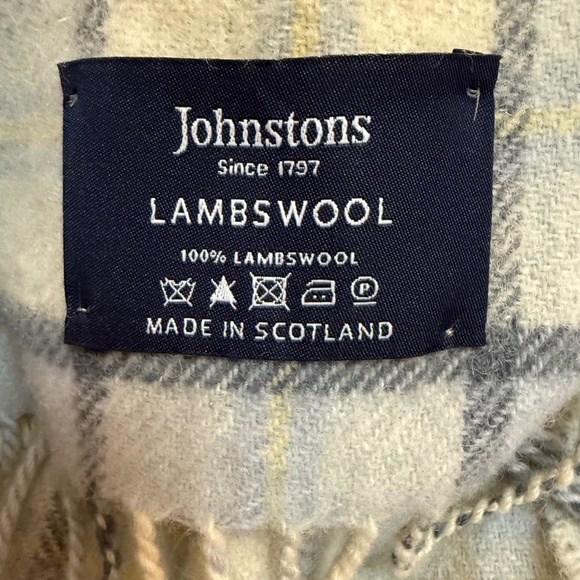 Johnstons of Elgin 100% Lambswool Plaid Scarf - 🏴󠁧󠁢󠁳󠁣󠁴󠁿 Made in Scotland - Picture 7 of 8